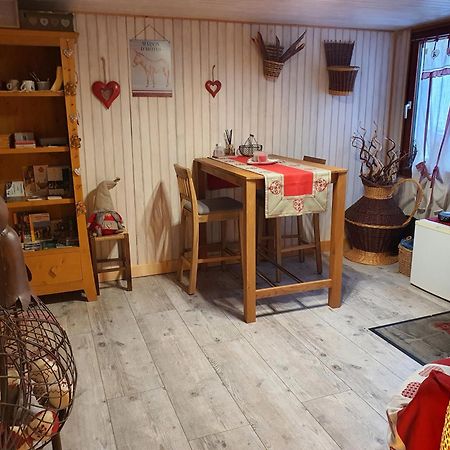La Ferme De La-Haut B&B Le Haut-du-Them Eksteriør billede